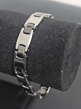 8in. gunmetal stainless steel link 9.9mm Bracelet w/ fold over clasp